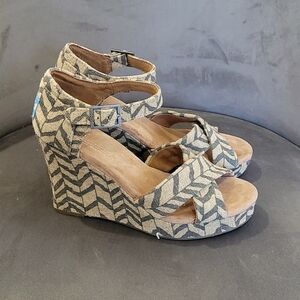 Toms wedges